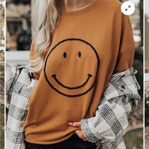 KIND SMILE SWEATSHIRT IN CAMEL